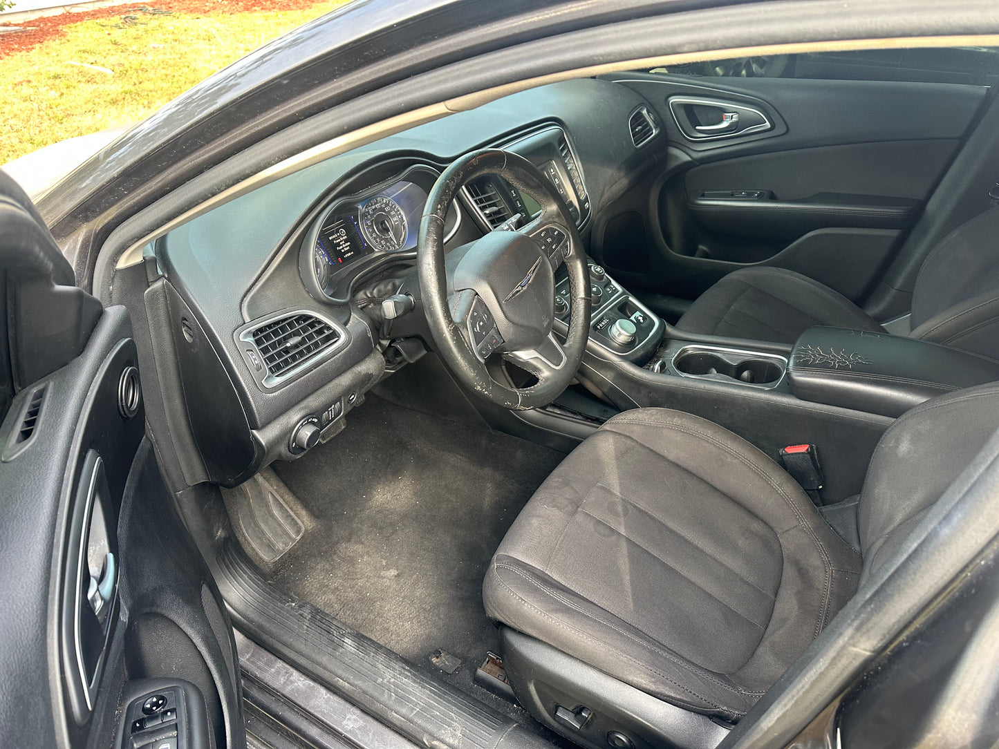 Sold-2015 Chrysler 200• ZOE’s Reliable Cars/Cars