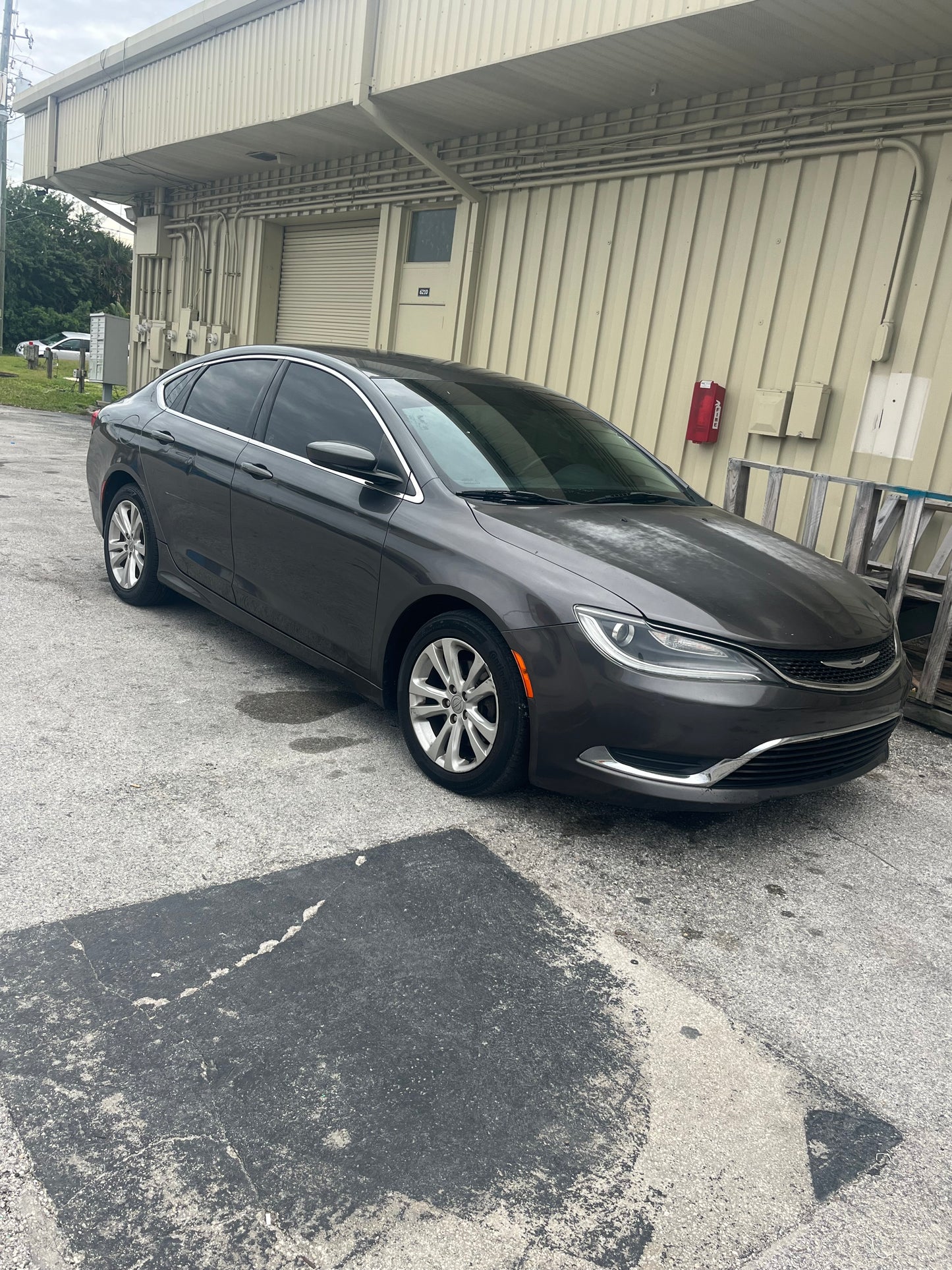 Sold-2015 Chrysler 200• ZOE’s Reliable Cars/Cars