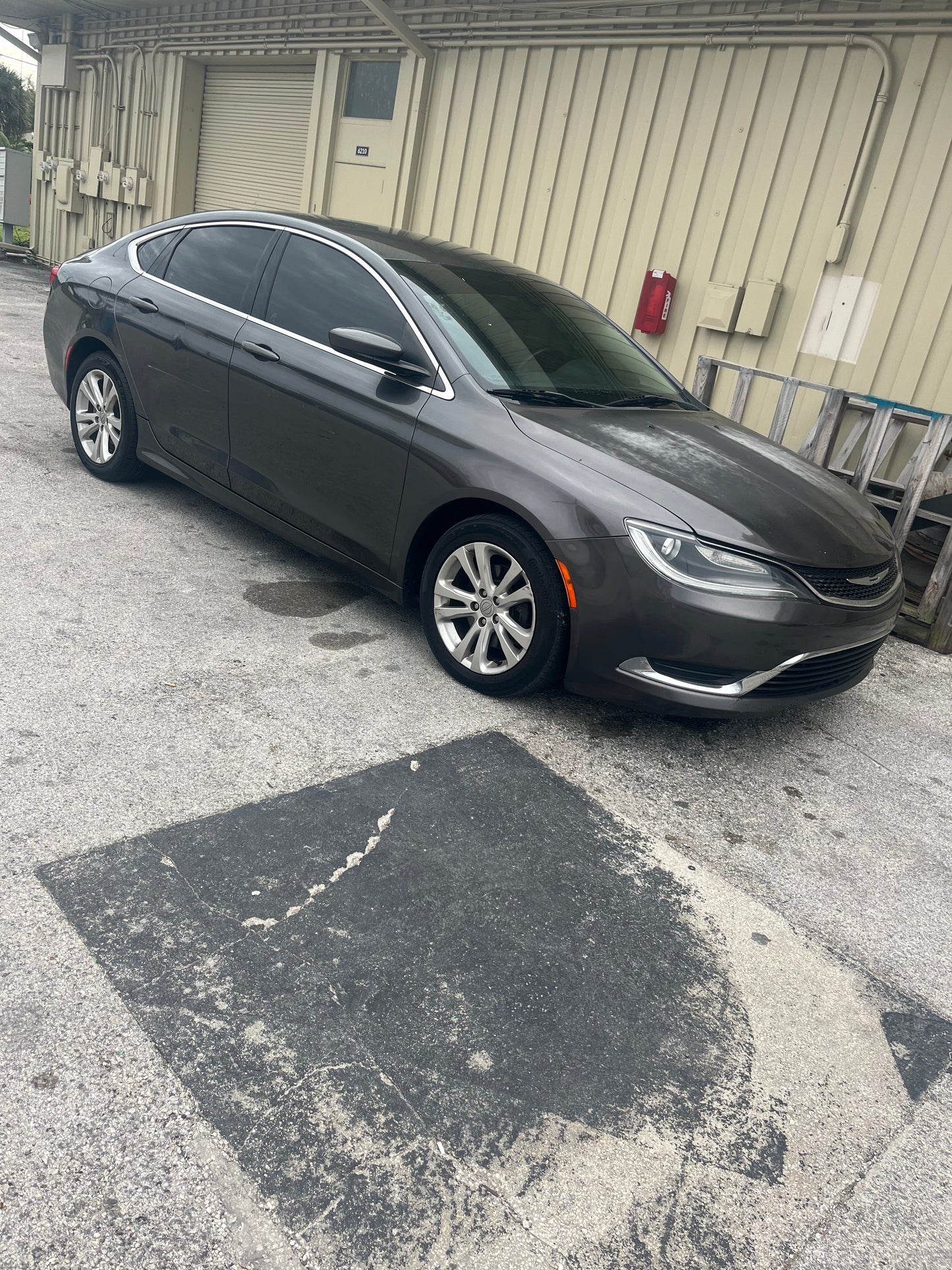 Sold-2015 Chrysler 200• ZOE’s Reliable Cars/Cars