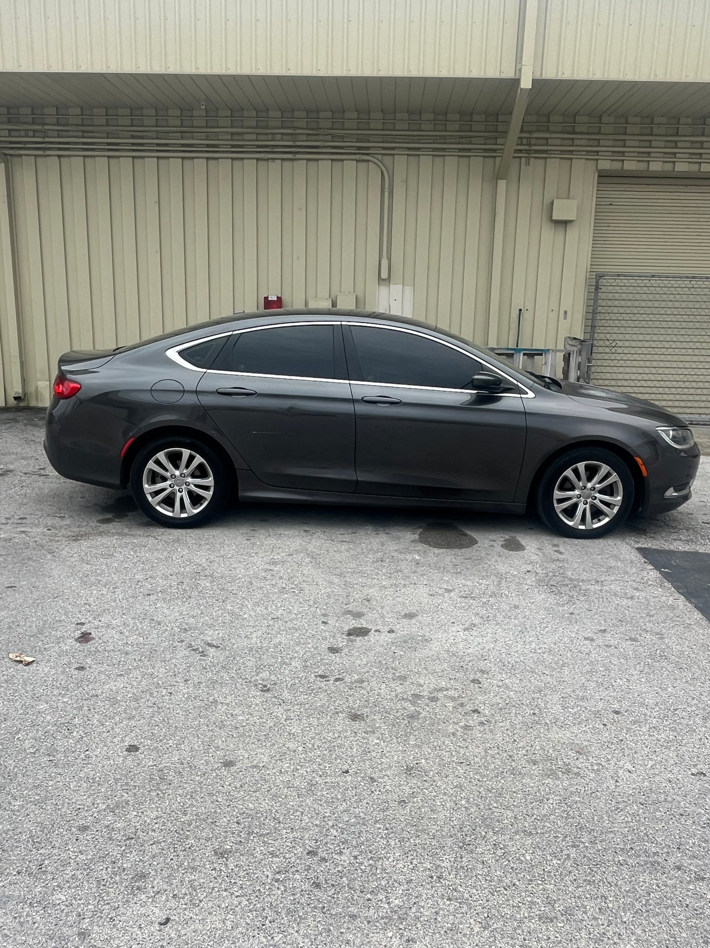 Sold-2015 Chrysler 200• ZOE’s Reliable Cars/Cars