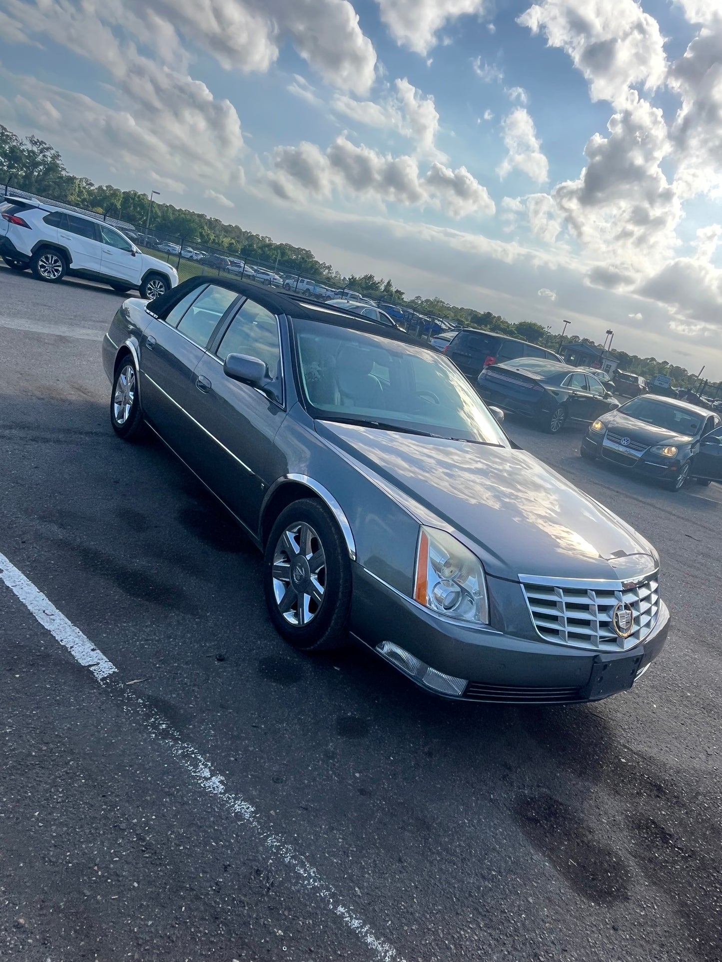 Sold-2008 Cadillac DTS •
Sedan 4D / CARS