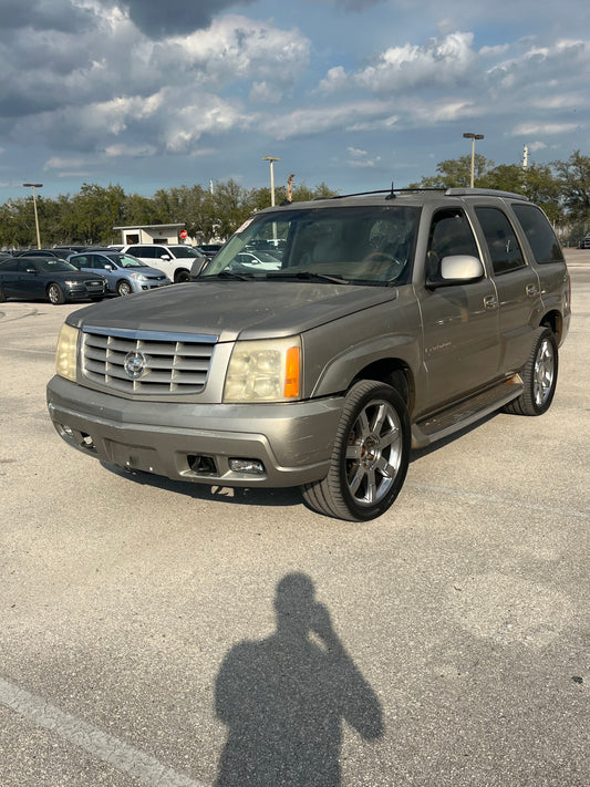 2004 Cadillac Escalade · Sport Utility 4D/ 172,350/ ZOE’s Reliable Cars/Cars