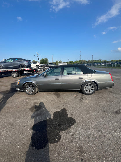 Sold-2008 Cadillac DTS •
Sedan 4D / CARS