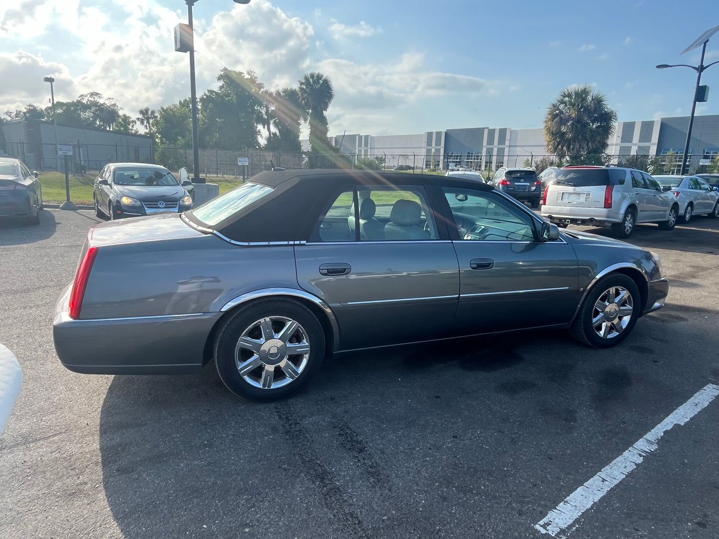 Sold-2008 Cadillac DTS •
Sedan 4D / CARS