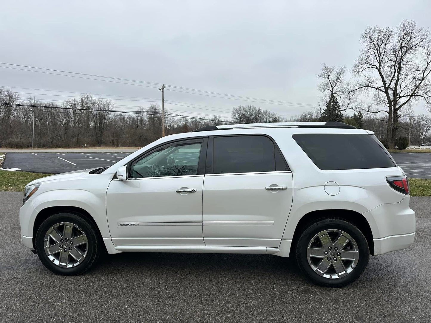 White GMC Acadia (7Seats) For Rent-$70 A Day/1 Week $65 A Day/2 Weeks $60 A Day