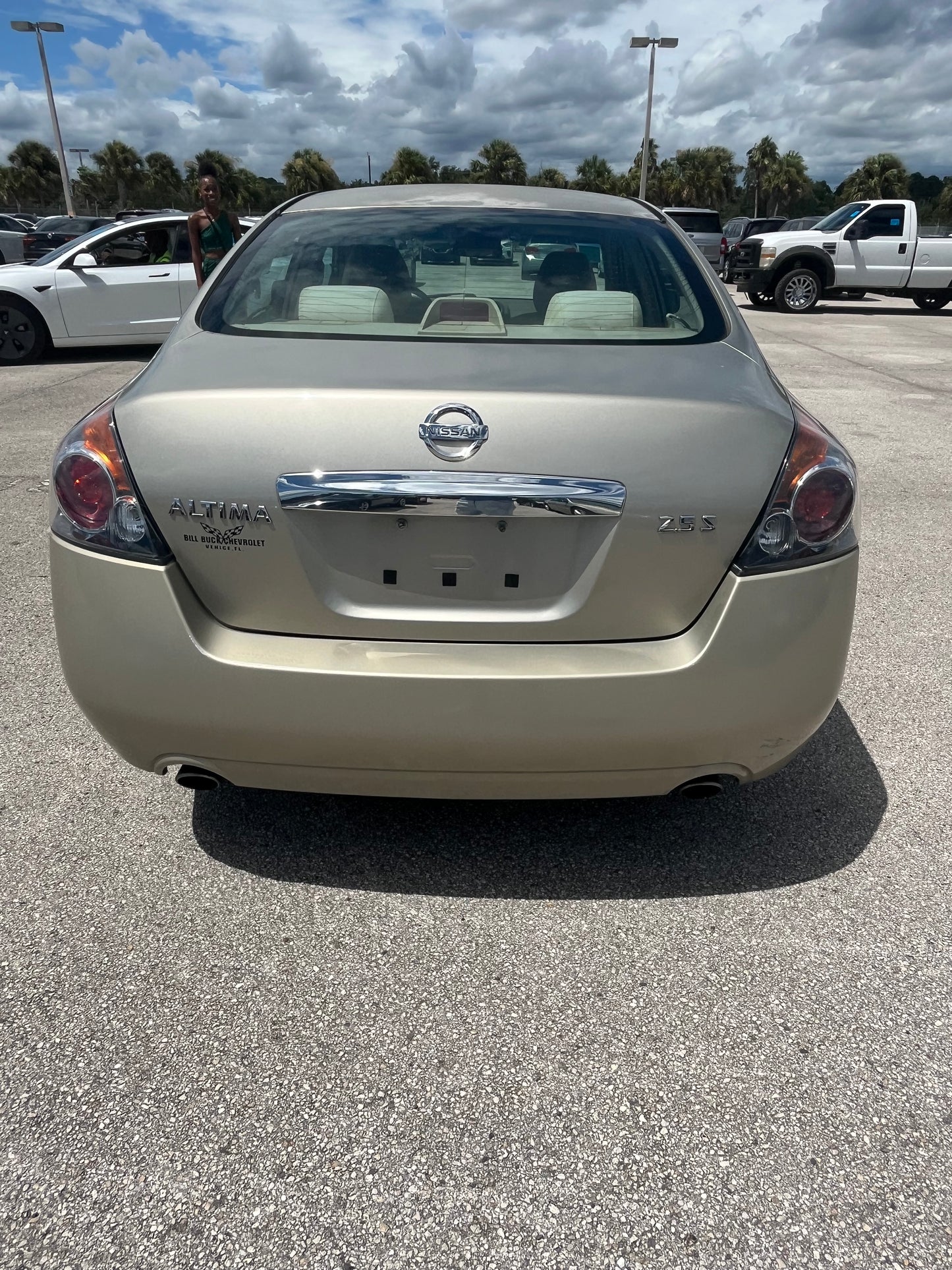 Sold-2010 Nissan Altima 2.5/ 117,745 miles / ZOE Got Cars/ Cars