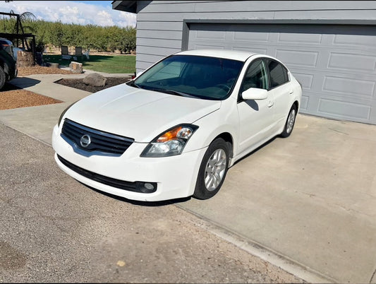 Nissan Altima 2.5 - For Rent-$40 A Day/1 Week $35 A Day/2 Weeks $30 A Day
