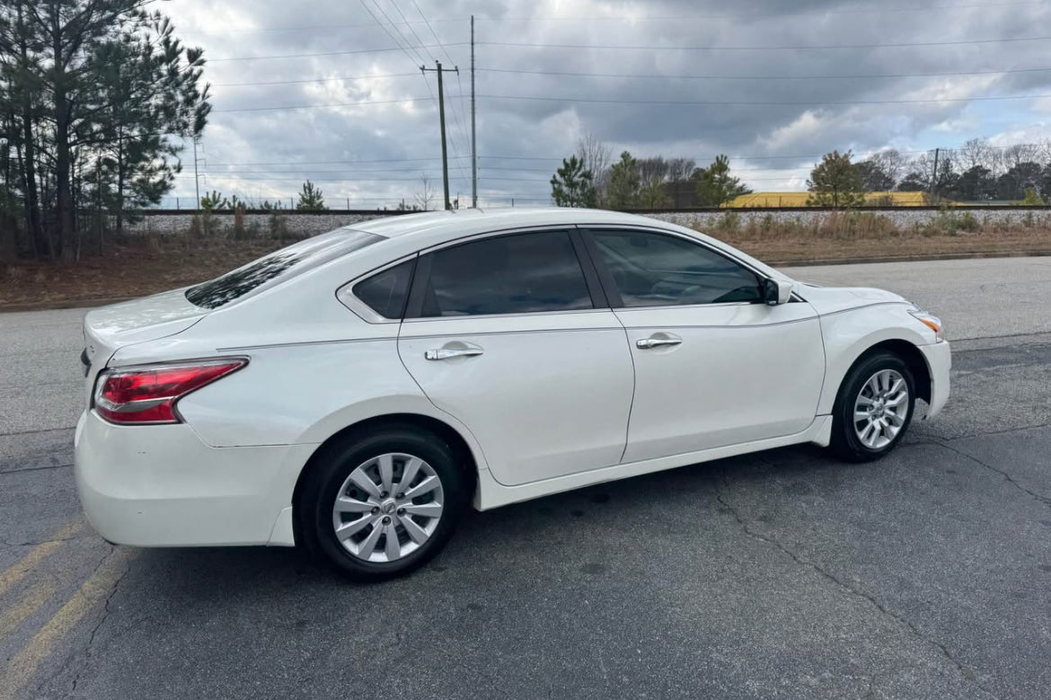 2013 Nissan Altima S/ 162,000 Miles/ ZOE’s Reliable Cars/Cars