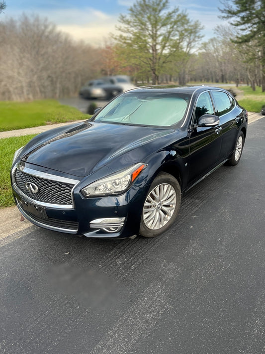 2016 Infiniti Q70L/ ZOE’s Reliable Cars/ Car