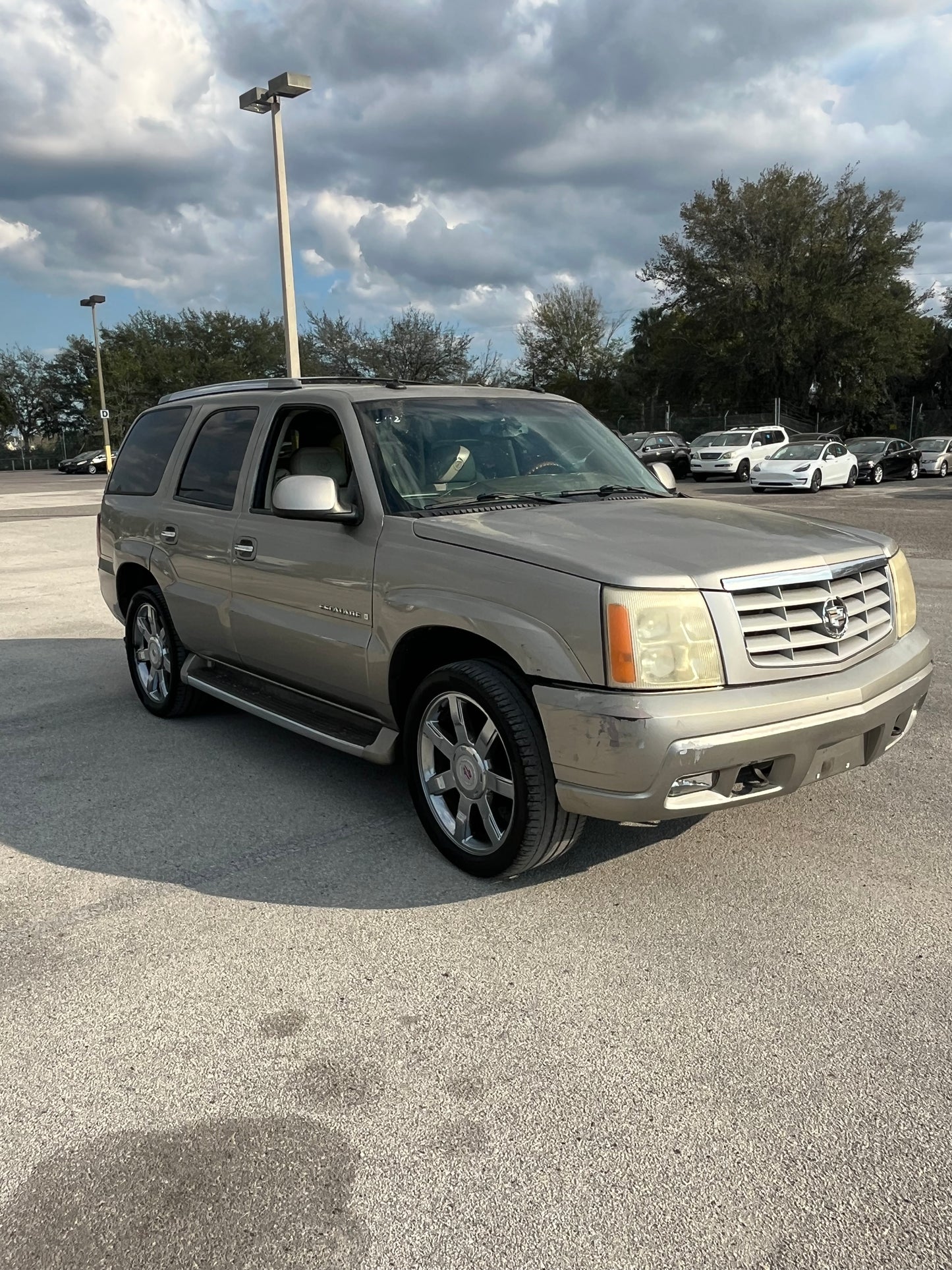 2004 Cadillac Escalade · Sport Utility 4D/ 172,350/ ZOE’s Reliable Cars/Cars