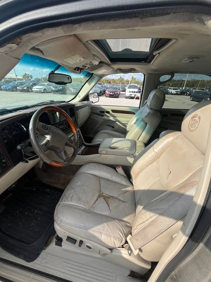 2004 Cadillac Escalade · Sport Utility 4D/ 172,350/ ZOE’s Reliable Cars/Cars