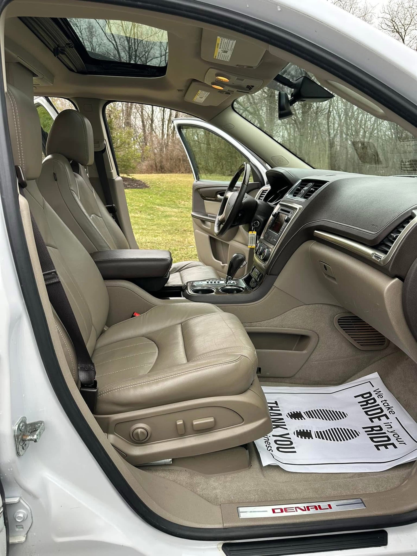 White GMC Acadia (7Seats) For Rent-$70 A Day/1 Week $65 A Day/2 Weeks $60 A Day