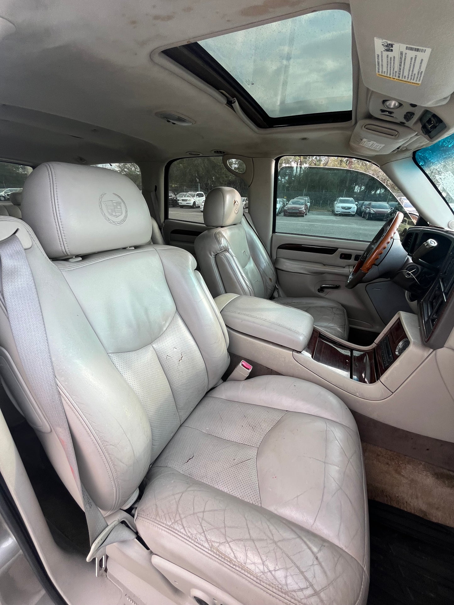 2004 Cadillac Escalade · Sport Utility 4D/ 172,350/ ZOE’s Reliable Cars/Cars