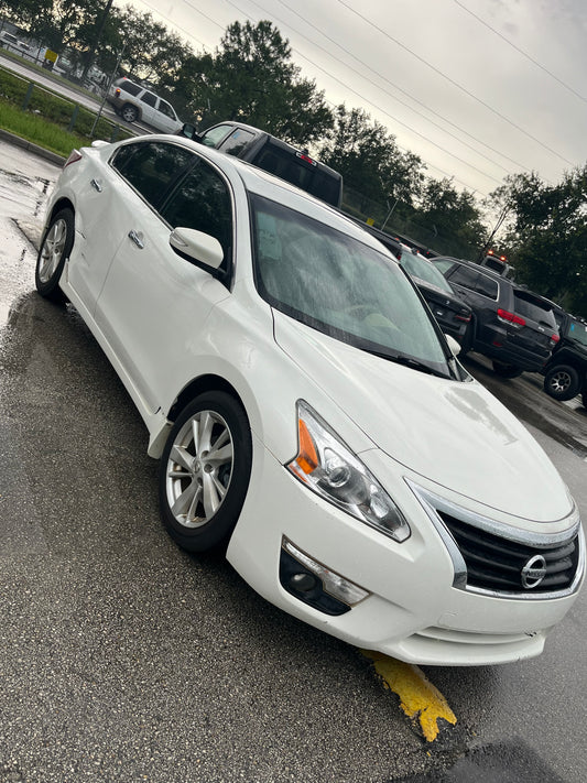 Sold-2013 Nissan Altima SL V-6 3.5/ ZOE got Cars/ Cars