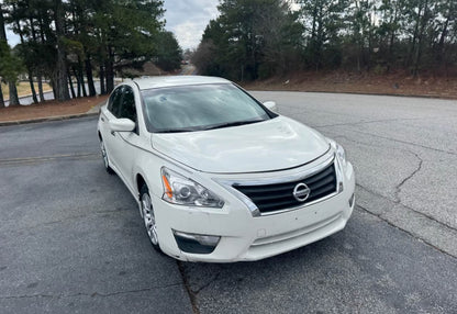 2013 Nissan Altima S/ 162,000 Miles/ ZOE’s Reliable Cars/Cars