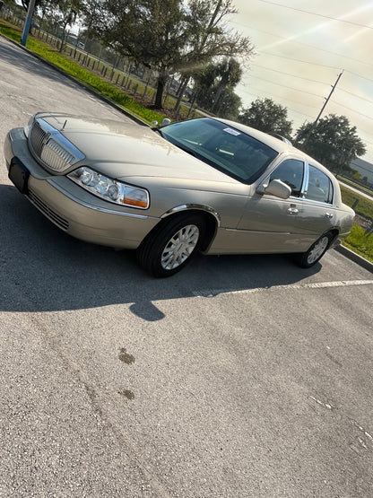 2006 Lincoln Town car/ZOE Got Cars/Cars