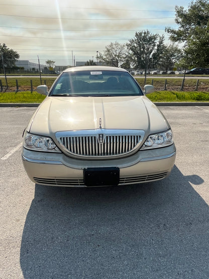 2006 Lincoln Town car/ZOE Got Cars/Cars