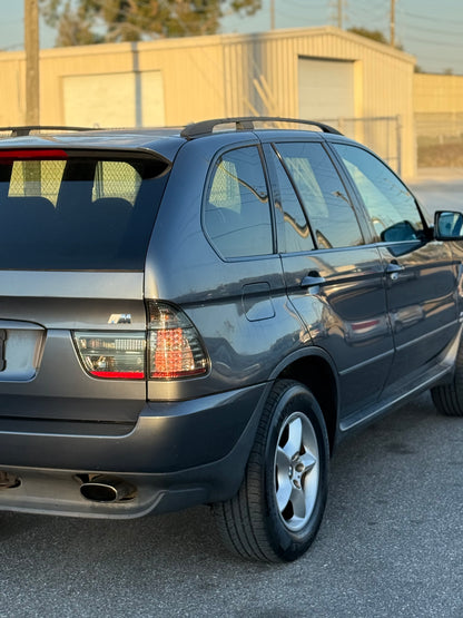 2002 BMW X5 AWD/ 199,000/ ZOE’s Reliable Cars/Cars